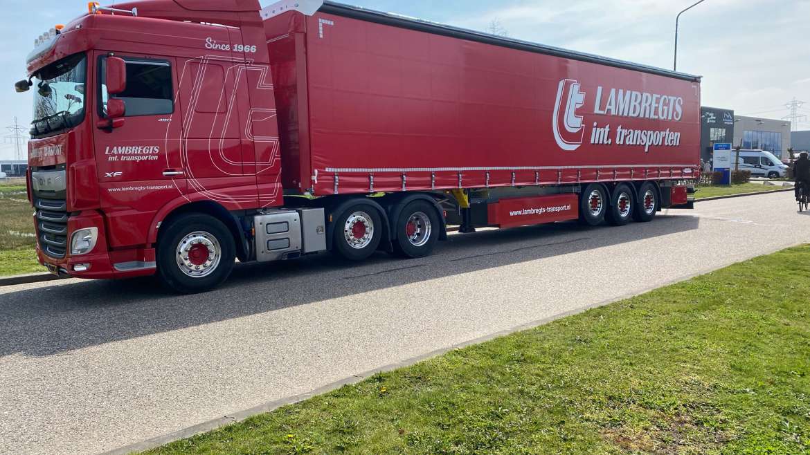 Nieuwe Schmitz tautliner voor Lambregts Transport